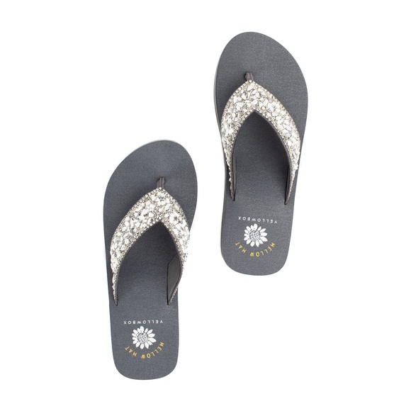 Yellow box Lilla Wedge Sandal color gray medium width - Picture 3 of 5